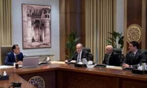 fb_img_17445415685571805997139277742818-300x180 رئيس الوزراء يلتقي مسئولي مجموعة "المنصور للسيارات" لاستعراض خطط إنشاء مصنعهم الجديد بمدينة أكتوبر الجديدة وبدء الإنتاج.. ومصنع آخر لفلاتر المركبات بالعاشر من رمضان