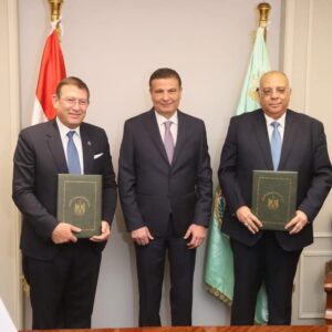 fb_img_17445417311252527079463201766095-300x300 وزير الزراعة يشهد توقيع بروتوكول تعاون بين مركز بحوث الصحراء وبنك QNB مصر لتنمية الزراعة في سيناء