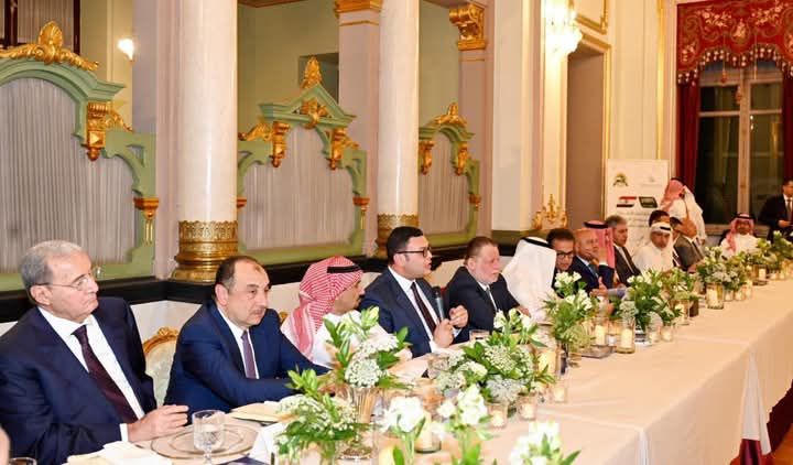 fb_img_17445419347493602331465342119563 وزير الإسكان يُشارك في جلسة حوارية لوفد الغرف التجارية السعودية ومجلس الأعمال السعودي المصري