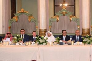 fb_img_17445419406278241161947157904625-300x200 وزير الإسكان يُشارك في جلسة حوارية لوفد الغرف التجارية السعودية ومجلس الأعمال السعودي المصري