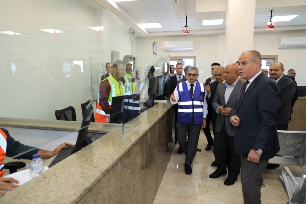 fb_img_17446226744351703179612395885058-1024x683 النقل تعلن افتتاح مبنى لجان الفحص المشترك "مبنى الجمارك" بمحطة تحيا مصر متعددة الأغراض