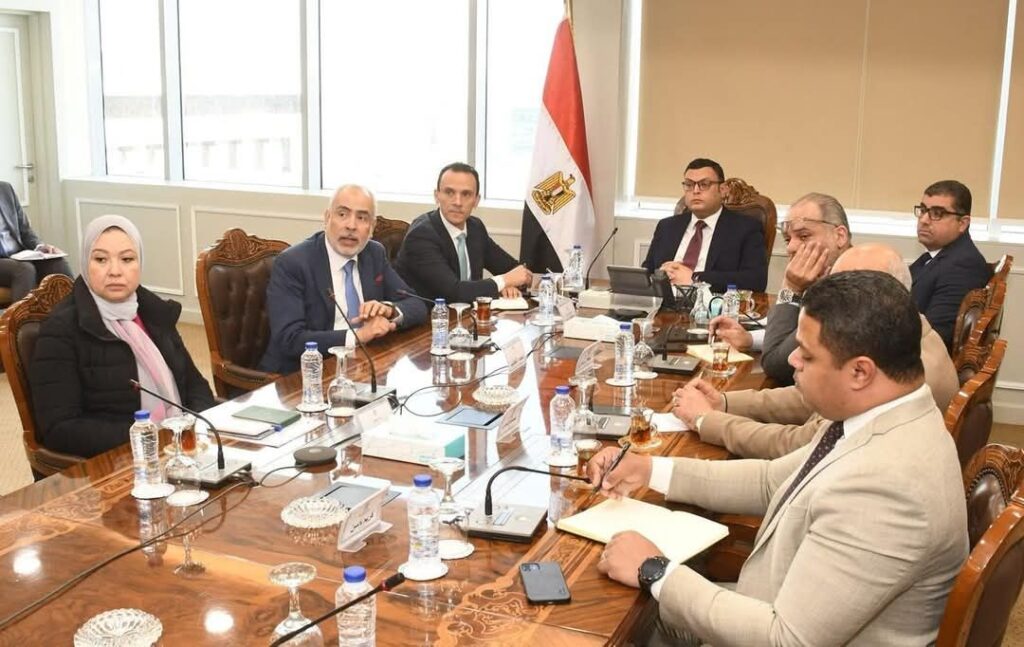 fb_img_17446238689121593694409459756942-1024x647 وزير الإسكان يلتقي مسئولي أحد المكاتب الاستشارية لاستعراض الموقف الخاص لمشروعات ضمن "تطوير منطقة سور مجرى العيون"