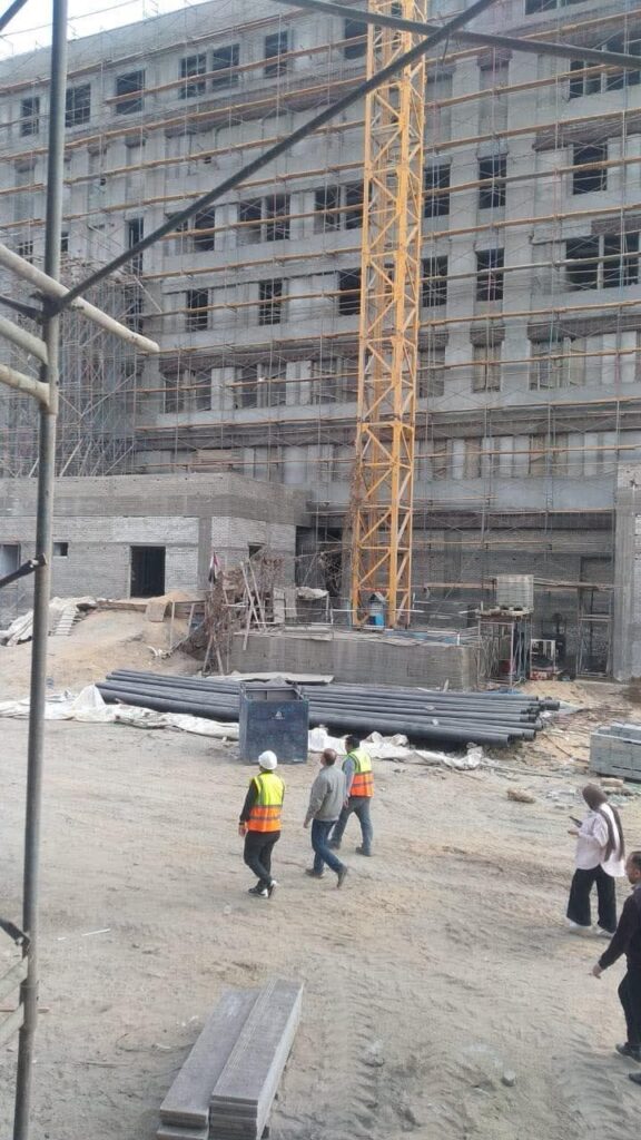 fb_img_17446254041733351158817445355540-576x1024 رئيس "المركزي للتعمير" يتفقد مشروع مستشفى" شبين القناطر المركزي " بالقليوبية ضمن مبادرة " حياة كريمة