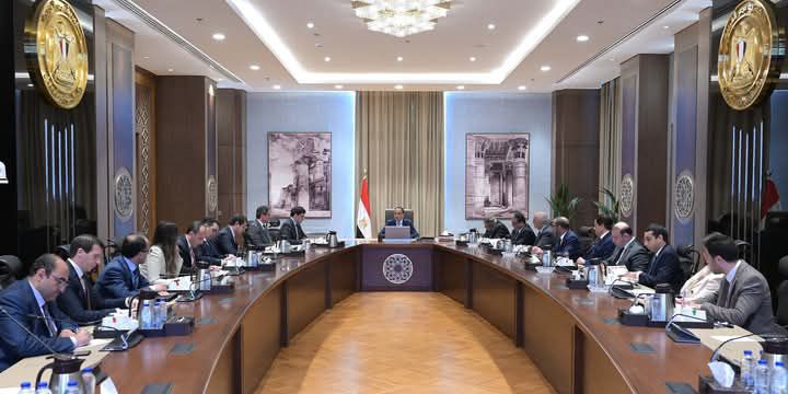 fb_img_1744654836985732292048898352989 رئيس الوزراء يلتقي أعضاء اللجنة المُشكلة لبحث تحديات ومستقبل الإعلام والدراما المصرية