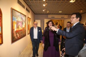 fb_img_1744797445105927777710438343181-300x200 وزير الثقافة يتفقد عددًا من معارض الفنون التشكيلية بدار الأوبرا المصرية احتفالًا باليوم العالمي للفن
