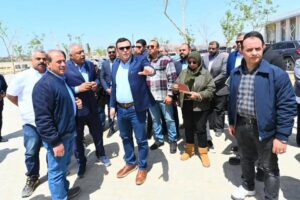 fb_img_17448153798797752975159724745136-300x200 وزير الإسكان يقوم بجولة موسعة بمشروع "حدائق تلال الفسطاط" بمحافظة القاهرة سيرًا على الأقدام