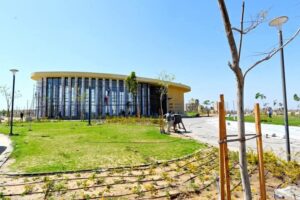 fb_img_1744815384507642430395078936949-300x200 وزير الإسكان يقوم بجولة موسعة بمشروع "حدائق تلال الفسطاط" بمحافظة القاهرة سيرًا على الأقدام