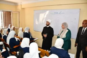 fb_img_1744815768480844371179551621756-300x200 وزير الأوقاف يتفقد معهد التمريض التابع لمستشفى الدعاة