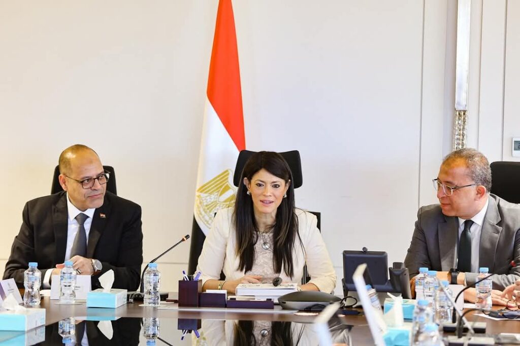 fb_img_17448907528233884111807885032273-1024x683 وزارة التخطيط والتنمية الاقتصادية والتعاون الدولي تصدر التقرير السنوي لعام 2024 بعنوان «استقرار الاقتصاد الكلي والإصلاحات الهيكلية والدبلوماسية الاقتصادية لدفع التنمية الاقتصادية المستدامة»