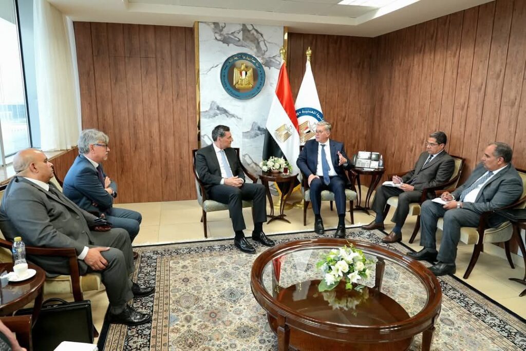 fb_img_17449019062511831346320814145417-1024x684 وزير البترول والثروة المعدنية يستقبل السيد ماثيوس ريجاس رئيس شركة أنرجين اليونانية لبحث أوجه التعاون المشترك