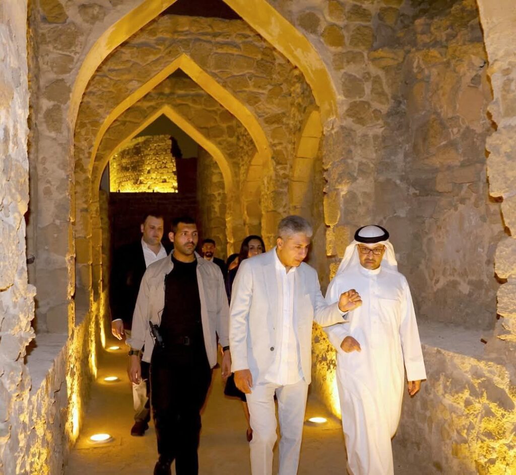 fb_img_17449021100815956995800818916981-1024x944 وزير السياحة والآثار يقوم بزيارة سريعة لمملكة البحرين