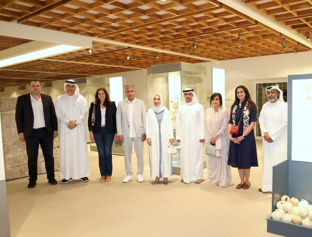 fb_img_17449021130627266345568630960640-1024x778 وزير السياحة والآثار يقوم بزيارة سريعة لمملكة البحرين