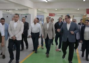 fb_img_1745063233901233950670721507101-300x214 رئيس مجلس الوزراء يتفقد مصانع شركة طيبة للصناعات المتطورة