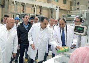 fb_img_17450633851998529489634801831142-300x214 رئيس الوزراء يتفقد مصانع مجموعة المصرية السويسرية للمكرونة والطحن والمركزات بالعاشر من رمضان