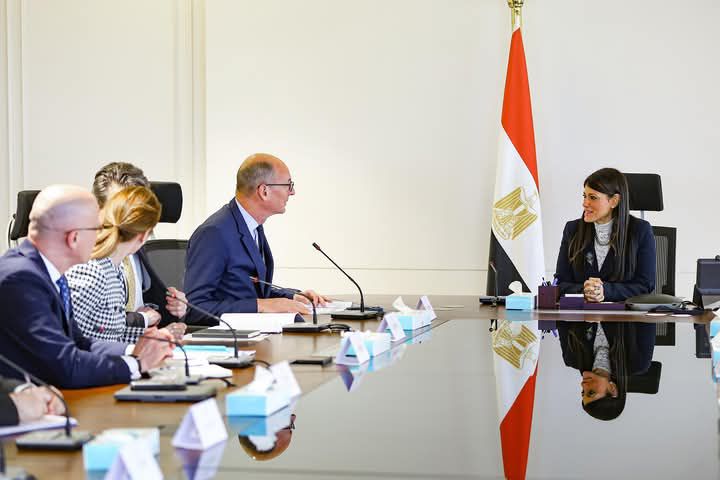 fb_img_17450634656602242614816961826600 وزيرة التخطيط والتنمية الاقتصادية والتعاون الدولي تبحث مع نائب رئيس البنك الأوروبي لإعادة الإعمار والتنمية تداعيات التطورات الاقتصادية العالمية ومستقبل العلاقات بين الجانبين