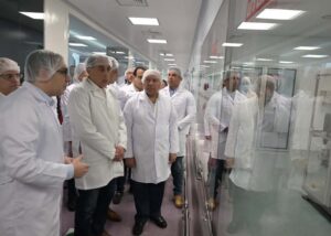 fb_img_17450637614451171461230486941872-300x214 رئيس الوزراء يتفقد مصنع شركة يوتوبيا للصناعات الدوائية... ويؤكد: قطاع صناعة الدواء من القطاعات ذات الأولوية للدولة المصرية