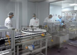 fb_img_17450637664644784984412137131214-300x214 رئيس الوزراء يتفقد مصنع شركة يوتوبيا للصناعات الدوائية... ويؤكد: قطاع صناعة الدواء من القطاعات ذات الأولوية للدولة المصرية