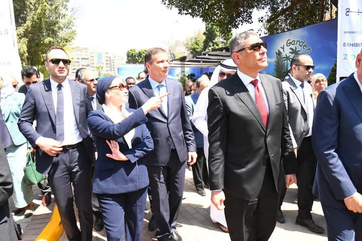 fb_img_17450639058343378938631531141760 وزراء الزراعة والبيئة والشباب ومحافظي القاهرة والجيزة والمدير العام المساعد "للفاو" يفتتحون معرض زهور الربيع في نسخته ال 92 بالمتحف الزراعي