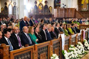 fb_img_17451368426298467751892282883714-300x200 وزيرة البيئة تشارك أقباط مصر الاحتفال بعيد القيامة المجيد بالكاتدرائية بالعباسية