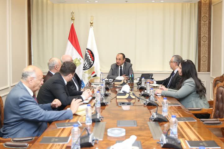 fb_img_17452347182662473612662913108788 وزير قطاع الأعمال العام يلتقي رئيس "تكنيب إنرجيز" الإيطالية لبحث فرص التعاون المشترك