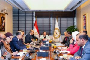 fb_img_17452347976795792163025432023565-300x200 وزيرة البيئة تترأس الجلسة الأولى لمجلس إدارة جهاز تنظيم المخلفات فى تشكيله الجديد