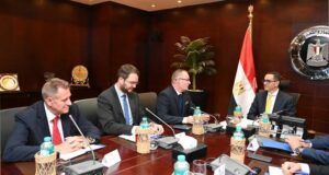 fb_img_17452609068168441529487658824498-300x160 وزير الاستثمار والتجارة الخارجية يلتقي سفير جمهورية التشيك بالقاهرة لبحث فرص التعاون الاقتصادي والاستثماري المشترك