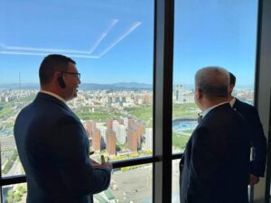 fb_img_17453205011048992474220286575434-300x225 وزير الإسكان يلتقي رئيس شركة "CSCEC" الصينية ببكين لمتابعة موقف المشروعات المشتركة.. وسبل تعزيز التعاون بين الجانبين