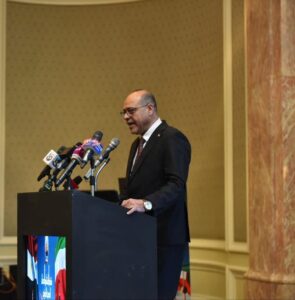 fb_img_17454061794843590654798844630698-295x300 وزير العمل أمام منتدى الاستثمار والأعمال المصري الكويتي