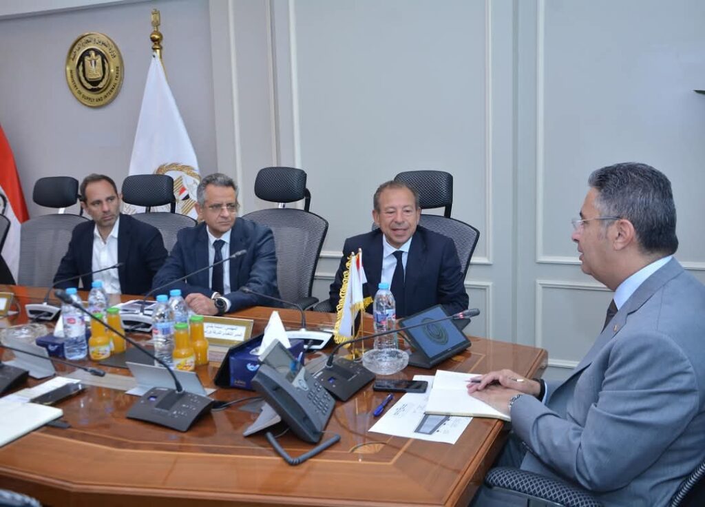 fb_img_1745749947065192864861480042190-1024x736 وزير التموين يتابع مع شركة أوراسكوم للإنشاءات الموقف التنفيذي لإنشاء المخزن الاستراتيجي بالفيوم