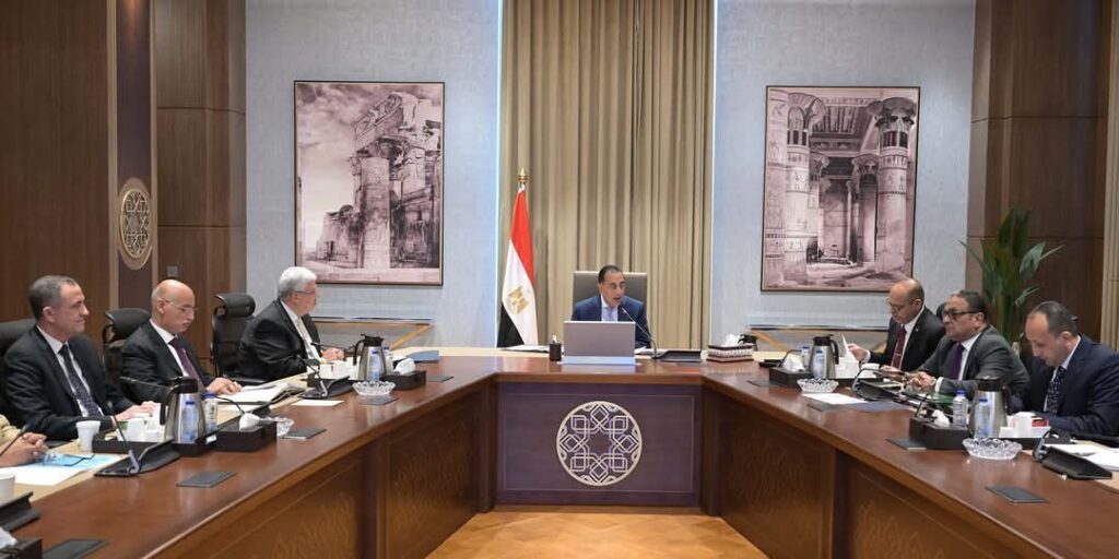 fb_img_17457527572548907988872675934657-1024x512 رئيس الوزراء يستعرض التحديات التى تواجه الجامعة العُمالية والمسارات المقترحة لتطويرها