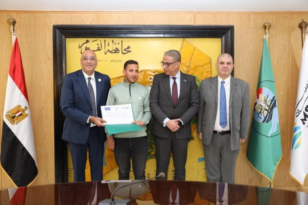 fb_img_17457572905724139488832502858365-1024x683 الرئيس التنفيذي لجهاز تنمية المشروعات ومحافظ الفيوم يبحثان سبل التعاون لدعم المشروعات الصغيرة بالمحافظة