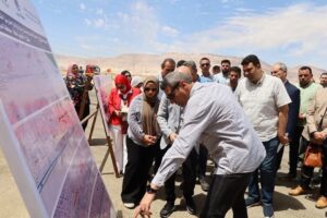 img-20250427-wa0089514262663927969526-300x200 محافظ السويس يتفقد موقع إنشاء المدينة السكنية الجديدة بحي عتاقة