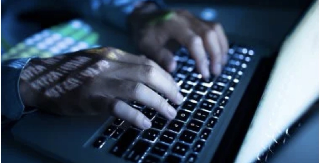 طالبة جامعية تتهم طالب بابتزازها وتهديدها فى الشيخ زايد