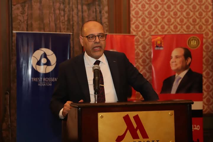 وزير العمل ومحافظ القاهرة يُسلمان عقود عمل جديدة لذوي همم بشركات القطاع الخاص