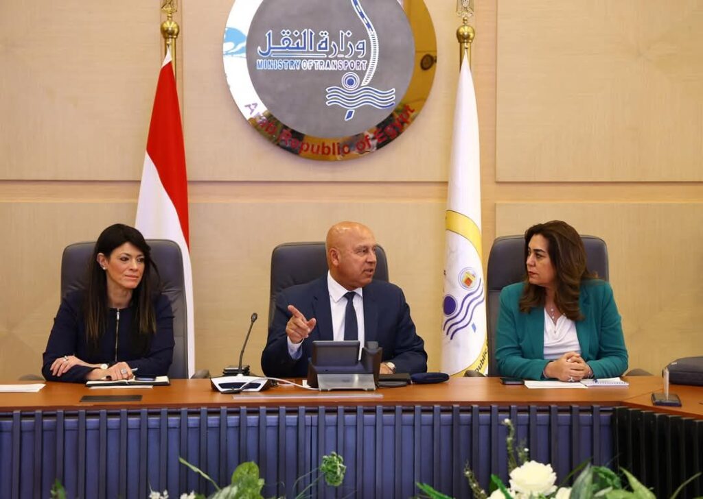 fb_img_17460928927226976939115448096042-1024x728 وزير الصناعة والنقل يتابع مع عدد من الوزراء والمحافظين الموقف التنفيذي لمشروعات التنمية الصناعية ببرنامج التنمية المحلية بصعيد مصر بحضور الشركات المنفذة للمرافق