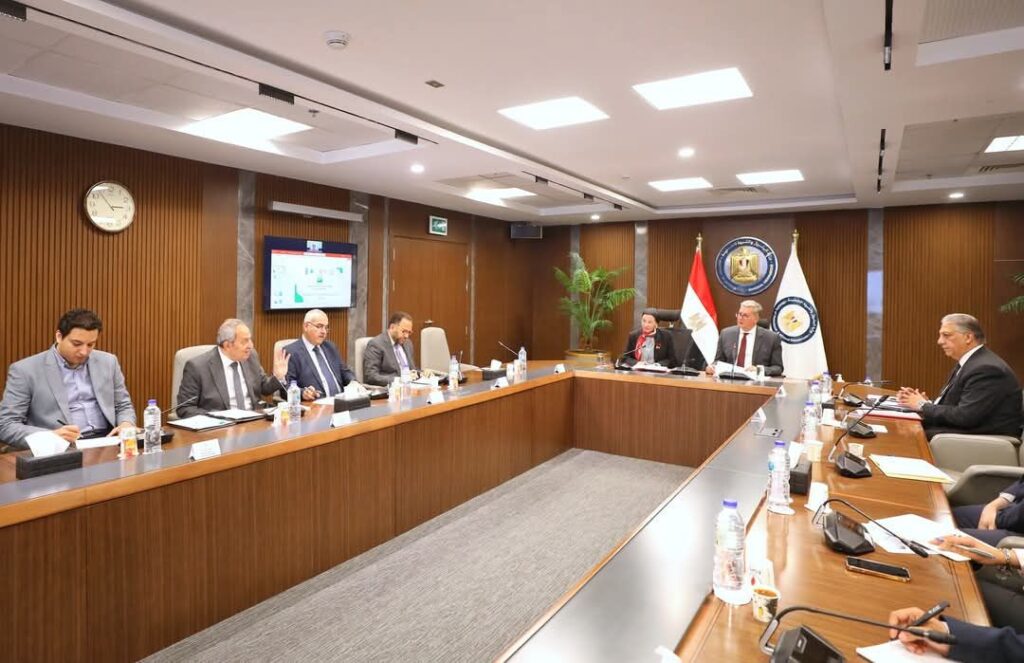 fb_img_17460931909201506220085706814534-1024x663 وزيرا البترول والبيئة يناقشان سبل خفض الانبعاثات الكربونية في مصر