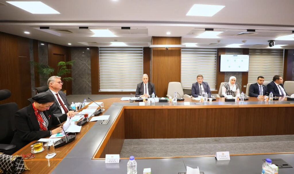 fb_img_17460931924321900658005145738451-1024x606 وزيرا البترول والبيئة يناقشان سبل خفض الانبعاثات الكربونية في مصر