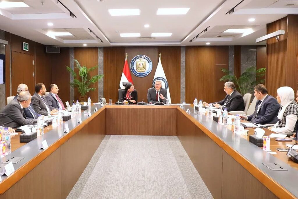 fb_img_17460931938544802718640998740937-1024x687 وزيرا البترول والبيئة يناقشان سبل خفض الانبعاثات الكربونية في مصر