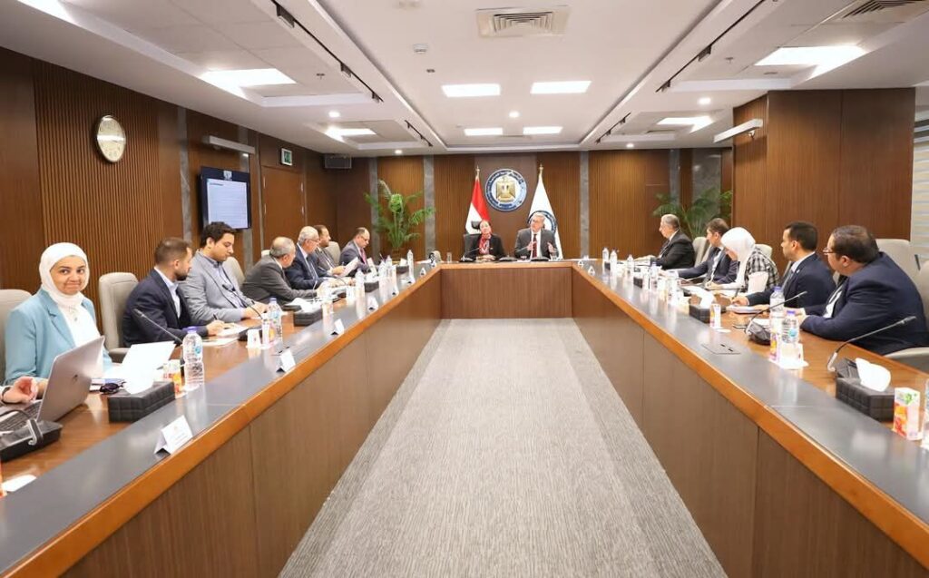 fb_img_1746093203776162629093155055933-1024x637 وزيرا البترول والبيئة يناقشان سبل خفض الانبعاثات الكربونية في مصر