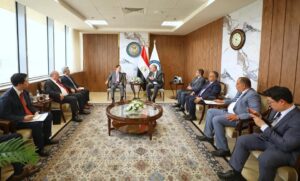 fb_img_17461780033198160488301501524797-300x181 وزير البترول والثروة المعدنية يستقبل رئيس مؤسسة البترول الوطنية الكورية والوفد المرافق له لبحث الفرص الاستثمارية المتاحة بقطاع البترول المصرى