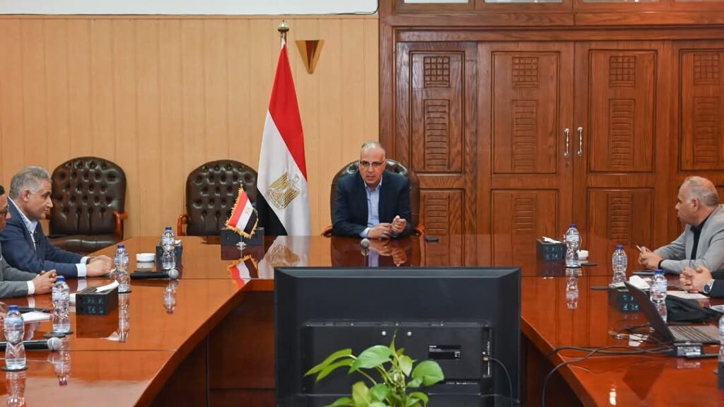 fb_img_17461789113597930236164944667975-1024x576 وزير الري يتابع حالة المنظومة المائية وتطهيرات الترع والاستعداد لفترة أقصى الإحتياجات المائية
