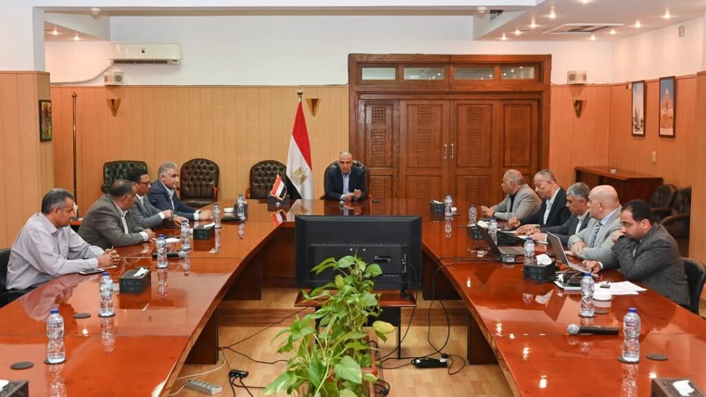 fb_img_17461789178531929045698480728270-1024x576 وزير الري يتابع حالة المنظومة المائية وتطهيرات الترع والاستعداد لفترة أقصى الإحتياجات المائية