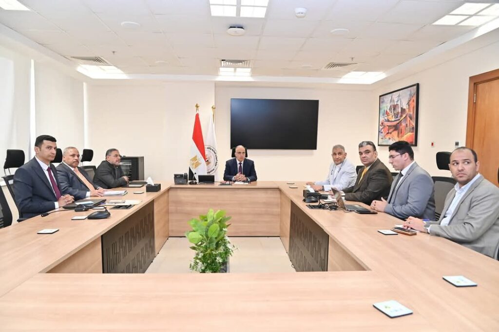 fb_img_17462615218227149989409199740767-1024x682 وزير الري يبحث موقف مشروع "الإدارة الذكية للموارد المائية بقطاع الزراعة في مصر"