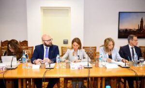 fb_img_17462788234857854873996150192427-300x183 وزير الخارجية والهجرة يلتقي بمُديري مكاتب الأمم المُتحدة الإقليمية في القاهرة