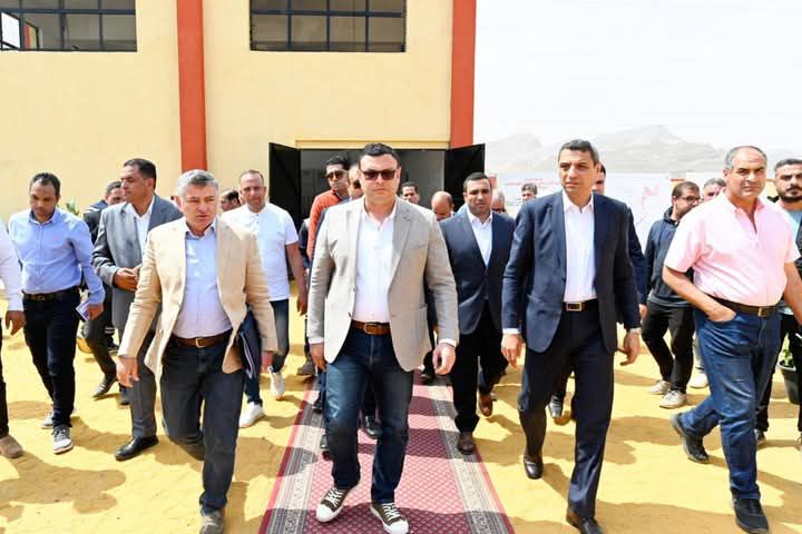 fb_img_1746280161652662283300153488820 وزير الإسكان ومحافظ السويس يتفقدان مشروع رافع مياه السخنة ( الندى ) لتغذية مدينة السلام "۱ - ۲"