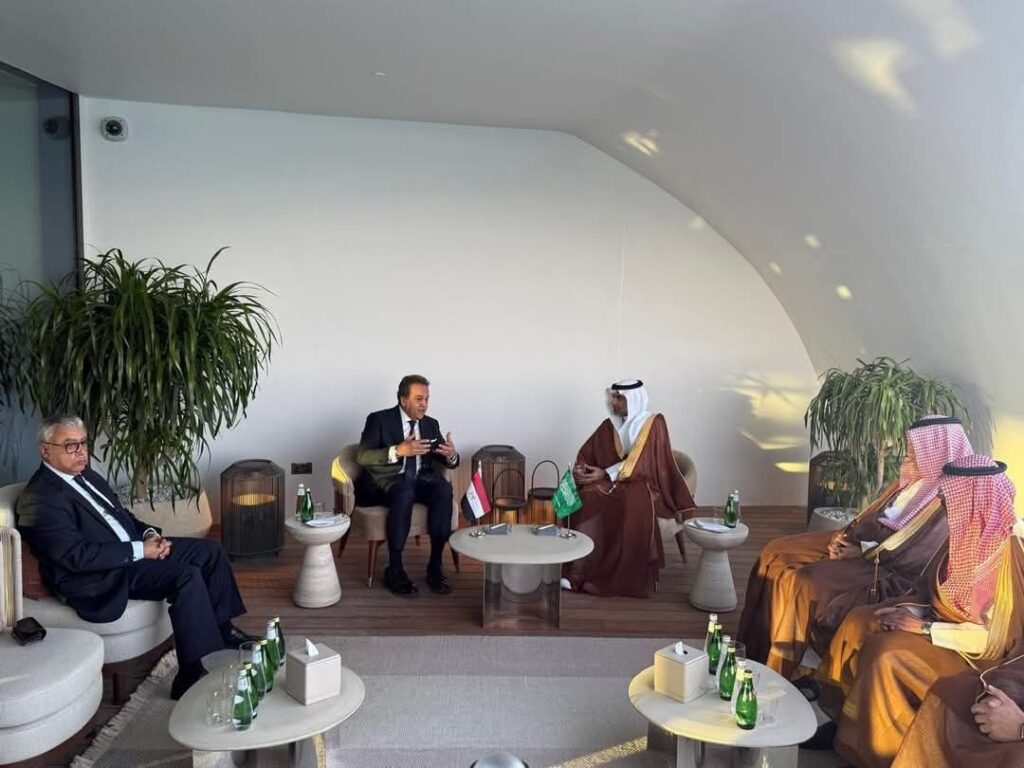 fb_img_17463458289998741983455353980830-1024x768 وزير الصحة يبحث مع نظيره السعودي مستجدات التعاون الممتدة بين البلدين في القطاع الصحي