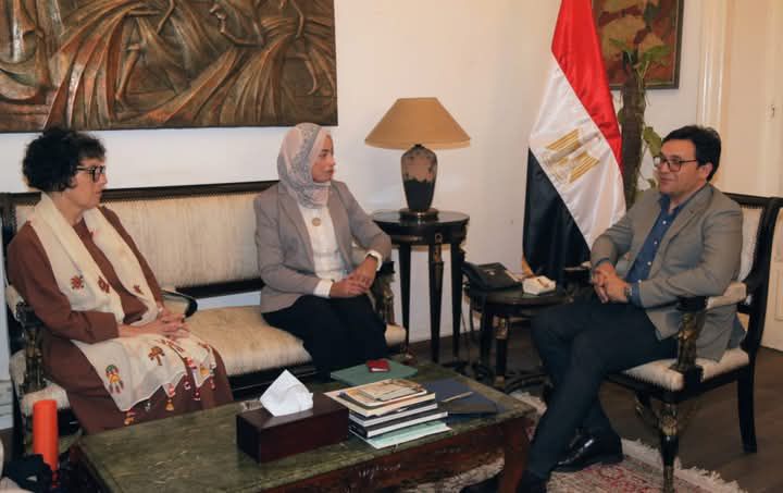 fb_img_17463665303344609765897958673714 وزير الثقافة يبحث مع "جمعية المكنز الإسلامي" تعزيز التعاون في تدريب الكوادر وحفظ التراث