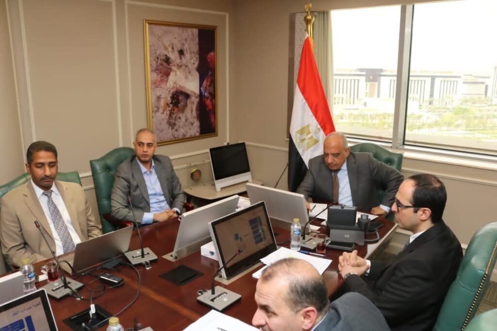 fb_img_17464312298213603163267351592179-1024x683 وزير الكهرباء يجتمع بمسئولي شركة "ساى شيلد" لمتابعة مجريات تشغيل منظومة الشحن الموحد وقاعدة البيانات المؤمنة للعدادات في شركات توزيع الكهرباء