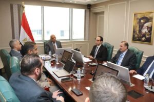 fb_img_17464312320848649485696420949321-300x200 وزير الكهرباء يجتمع بمسئولي شركة "ساى شيلد" لمتابعة مجريات تشغيل منظومة الشحن الموحد وقاعدة البيانات المؤمنة للعدادات في شركات توزيع الكهرباء