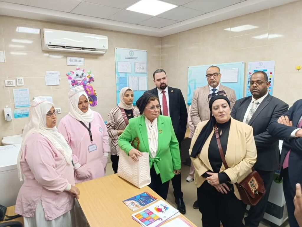 fb_img_17464384073626691032192453245434-1024x771 الدكتورة عبلة الألفي توصي بدعم الرضاعة الطبيعية وتوسيع غرف المشورة الأسرية